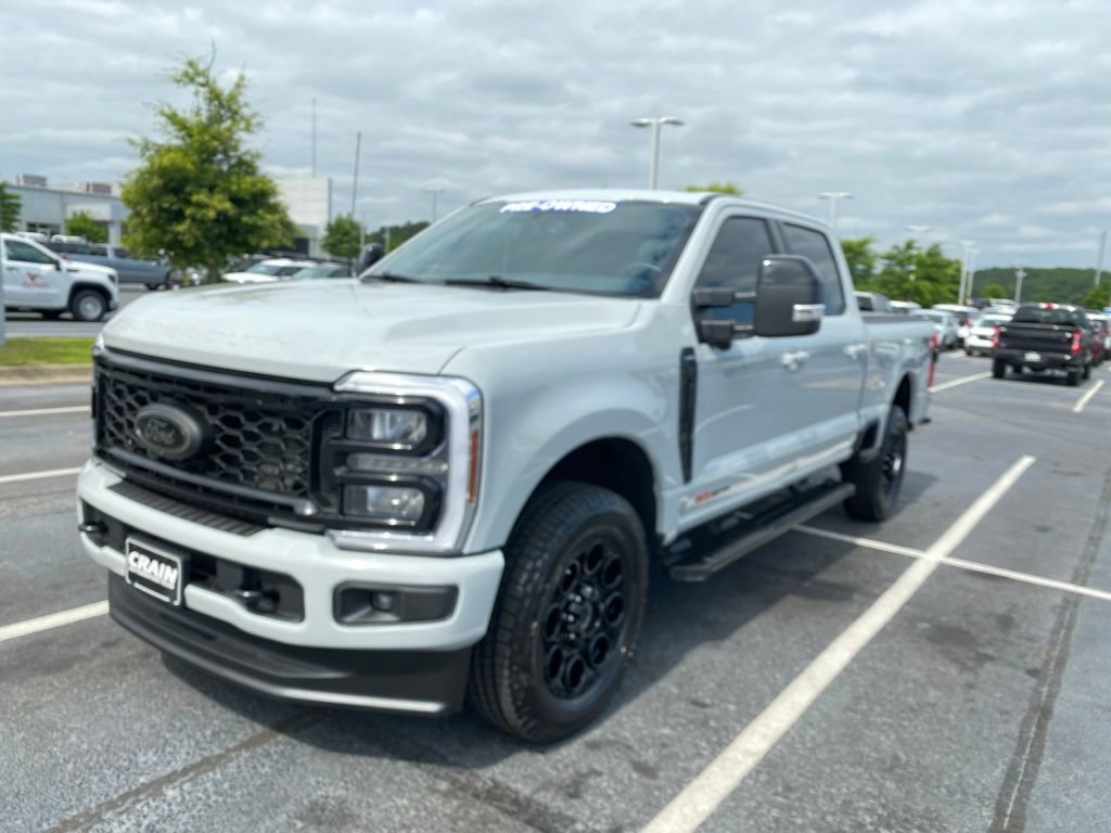 Certified 2025 Ford F350 Lariat w/ Black Appearance Package AWD/4WD image 3