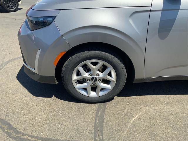 Used 2023 Kia Soul LX w/ Option Group 015 FWD image 23