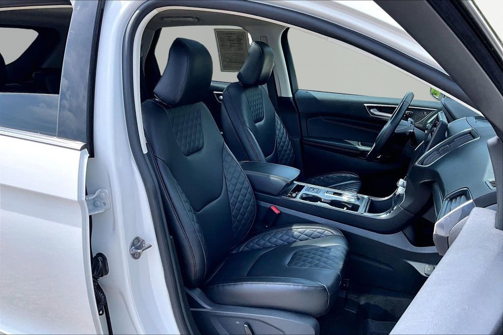 Certified 2024 Ford Edge Titanium AWD/4WD image 7