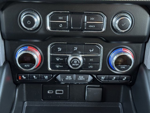 Used 2021 GMC Yukon SLT w/ SLT Premium Package image 17