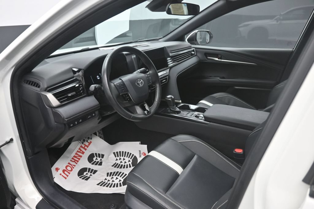 Used 2025 Toyota Camry SE FWD image 19