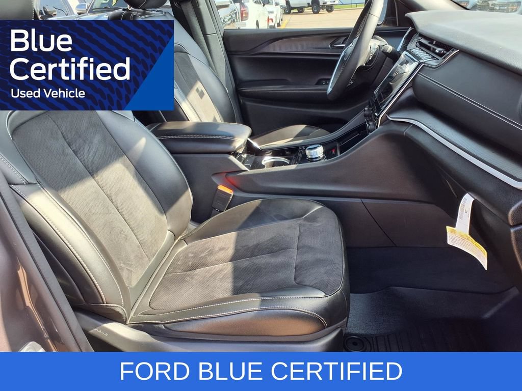 Used 2023 Jeep Grand Cherokee L Laredo RWD image 30