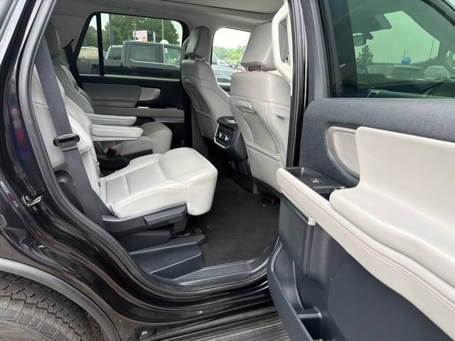 Certified 2025 Ford Expedition Active AWD/4WD image 37