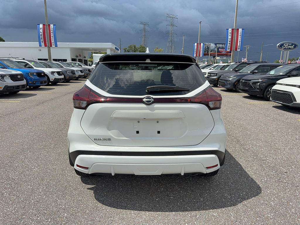 Used 2022 Nissan Kicks S FWD image 6
