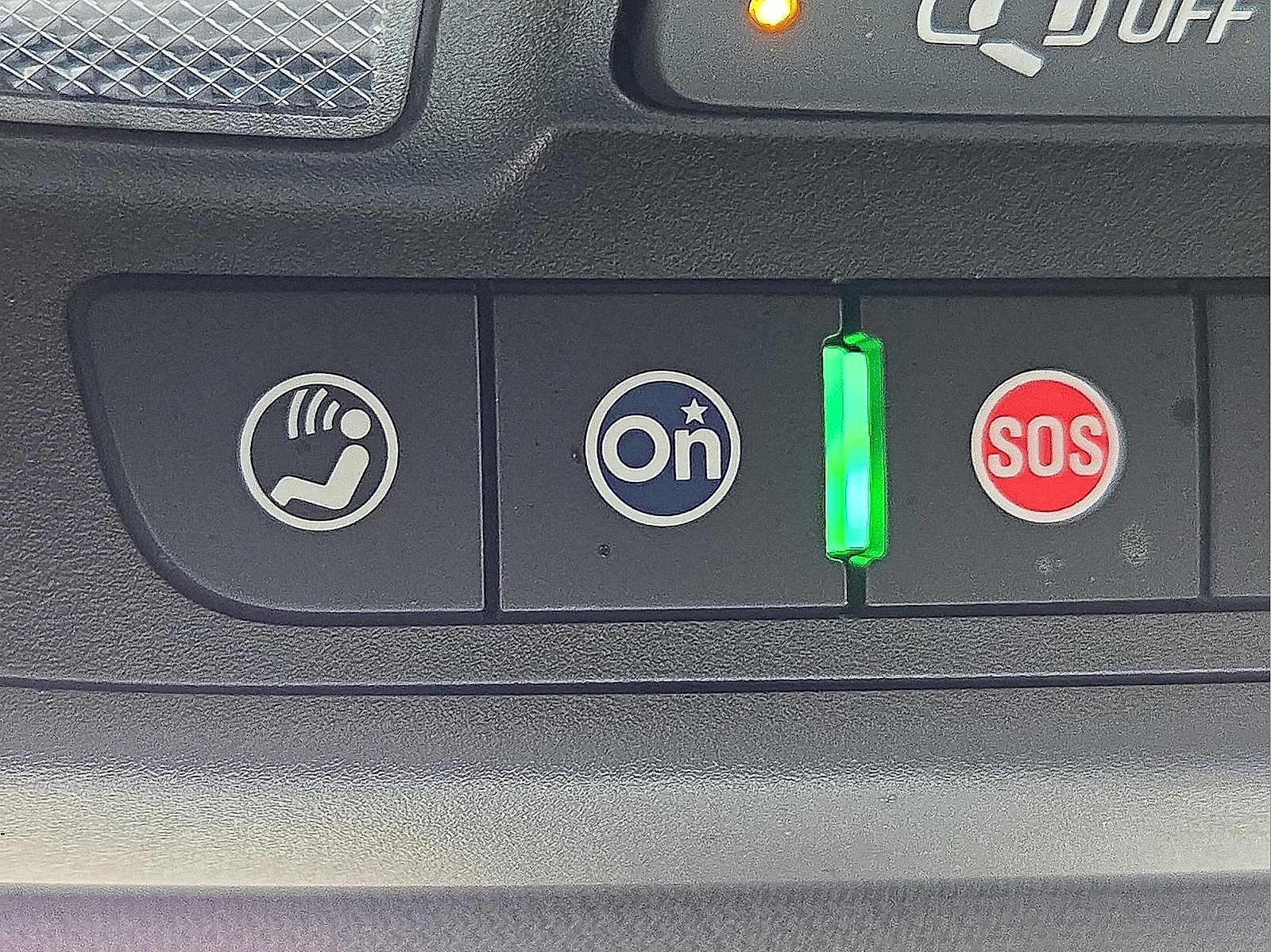 Used 2024 Buick Enclave Essence image 21