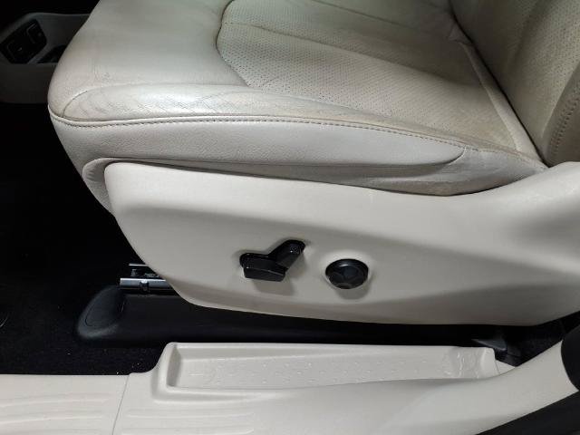 Used 2021 Chrysler Pacifica Touring-L FWD image 9