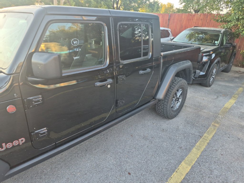 Used 2026 Jeep Gladiator Mojave AWD/4WD image 10