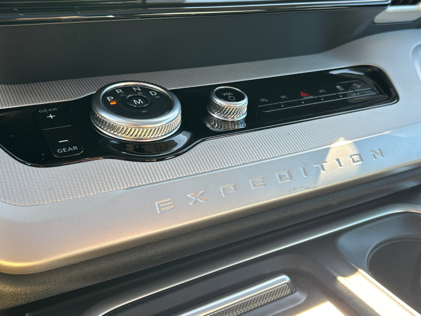 Certified 2025 Ford Expedition Active AWD/4WD image 18