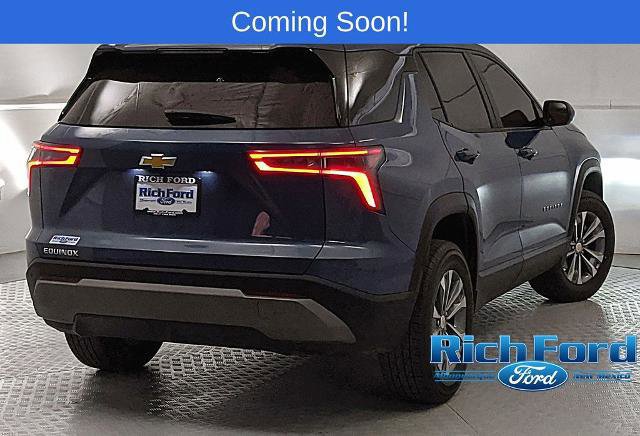 Used 2025 Chevrolet Equinox LT FWD image 4