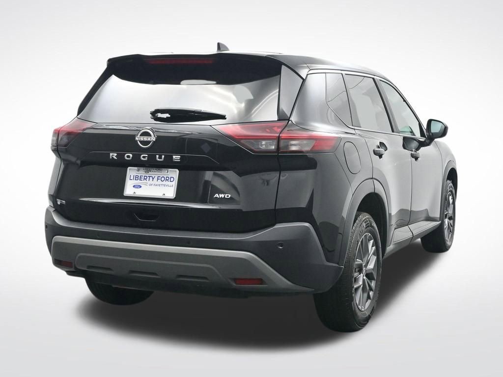 Used 2023 Nissan Rogue S AWD/4WD image 7