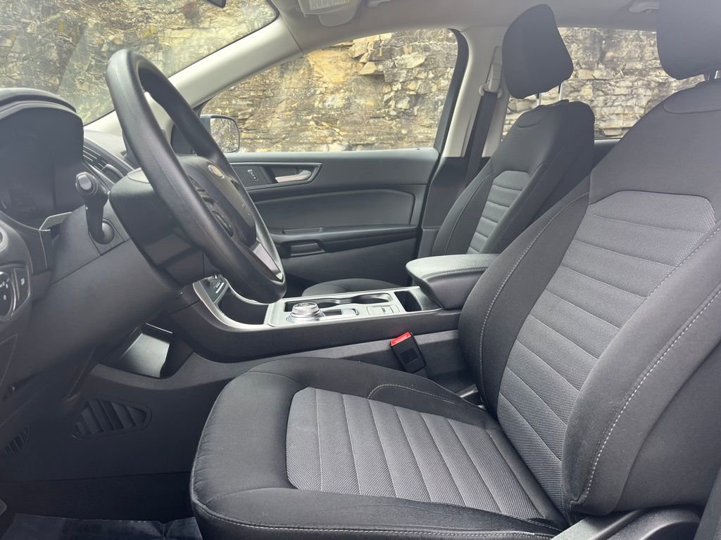 Certified 2023 Ford Edge SE w/ Black Appearance Package image 18