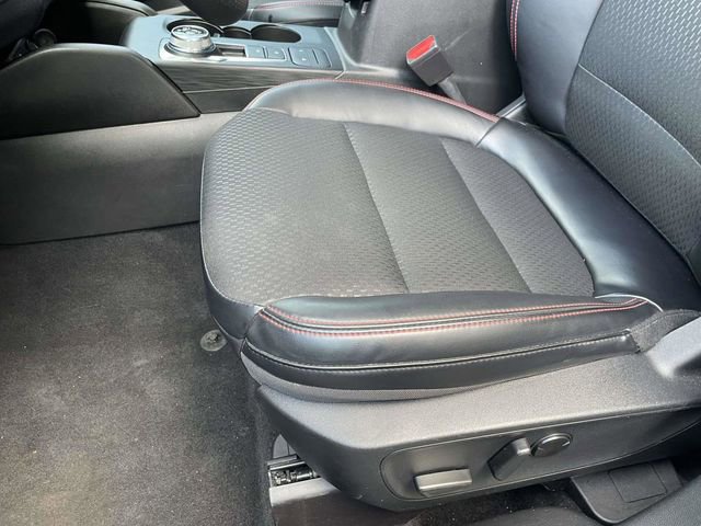 Certified 2025 Ford Escape ST-Line w/ Cold Weather Package image 14