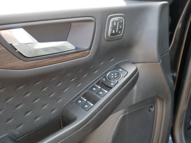 Certified 2020 Ford Escape Titanium AWD/4WD image 15