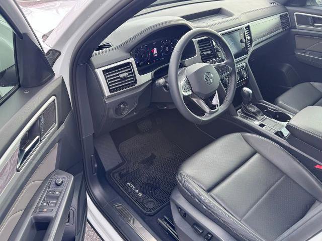 Used 2023 Volkswagen Atlas Cross Sport SE w/ Panoramic Sunroof Package image 8