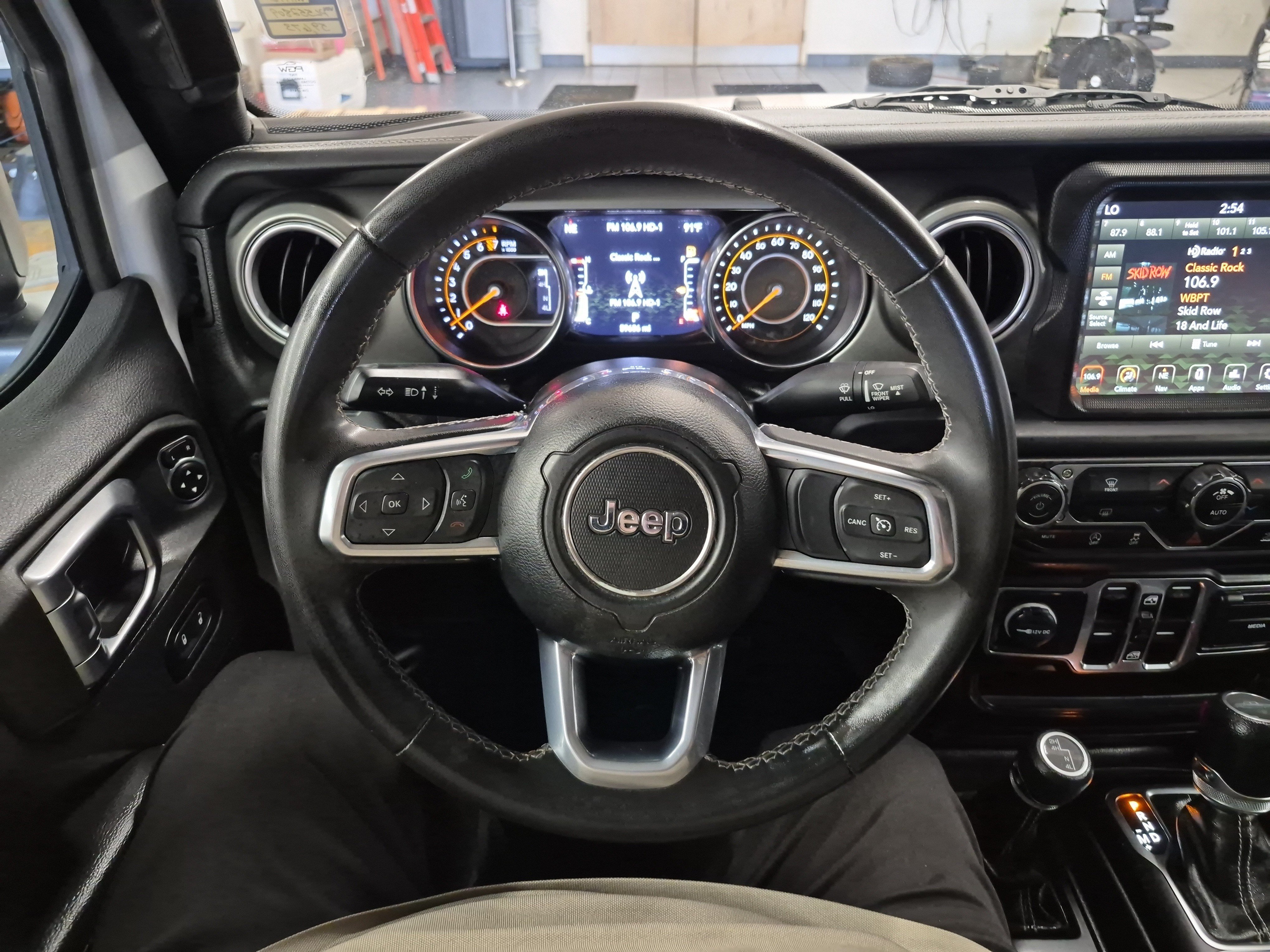 Used 2023 Jeep Gladiator Overland AWD/4WD image 28