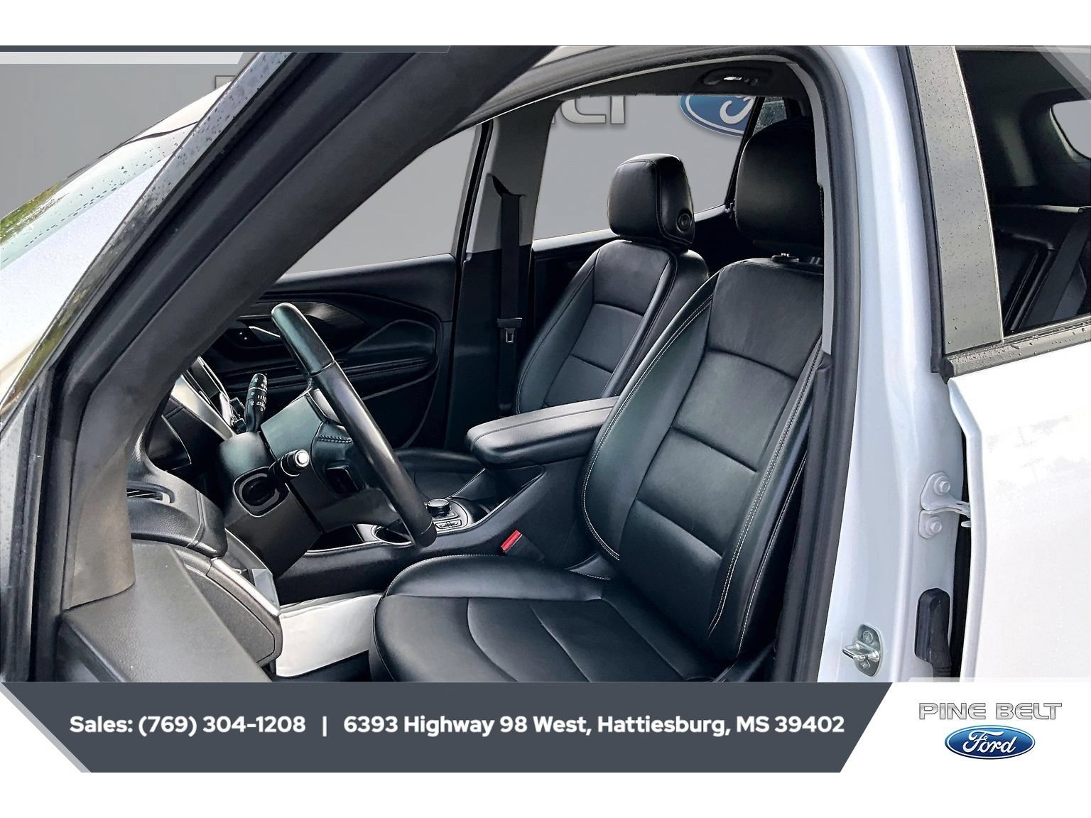 Used 2022 GMC Terrain SLT w/ Tech Package FWD image 18