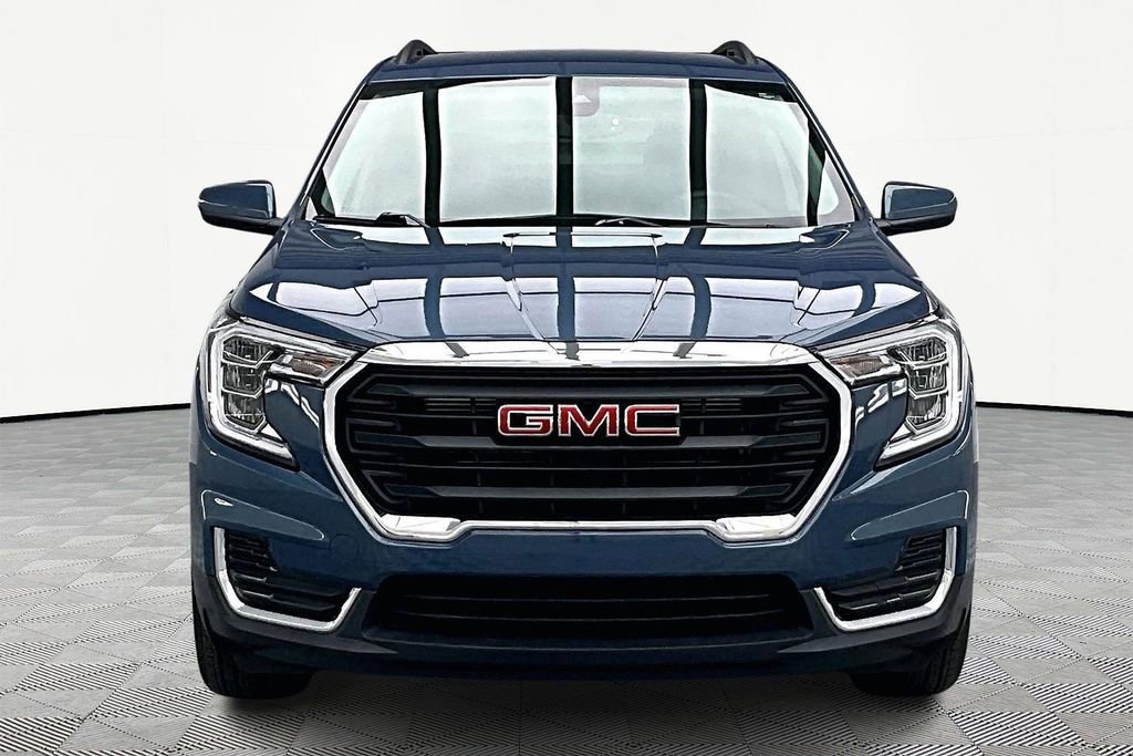 Used 2024 GMC Terrain SLE w/ Driver Convenience Package image 6