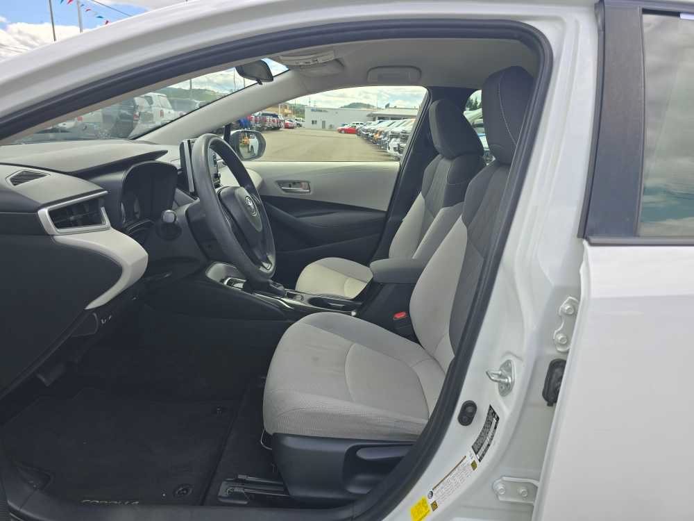 Used 2020 Toyota Corolla LE w/ Carpet Mat Package (TMS) FWD image 9