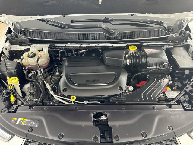 Used 2024 Chrysler Pacifica Touring-L FWD image 32