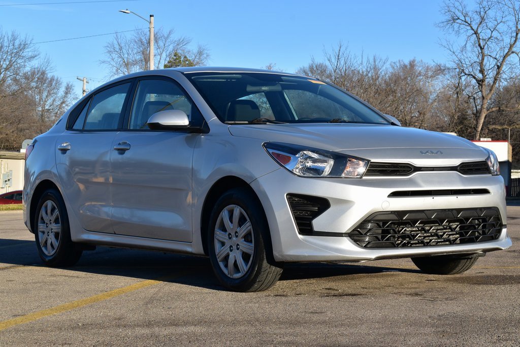 Used 2022 Kia Rio LX image 3