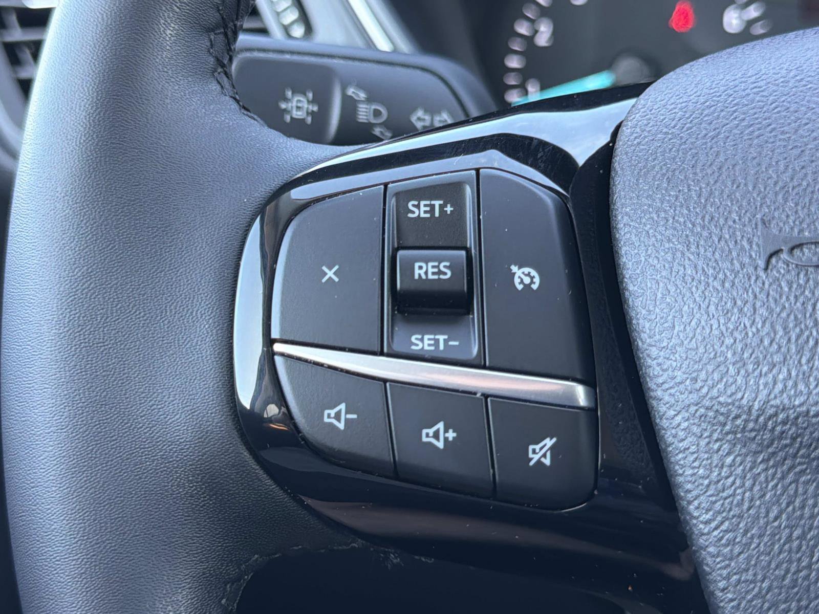 Certified 2022 Ford Escape SEL FWD image 19