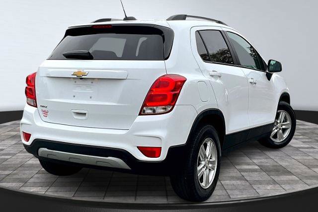 Used 2022 Chevrolet Trax LT w/ LT Convenience Package image 6