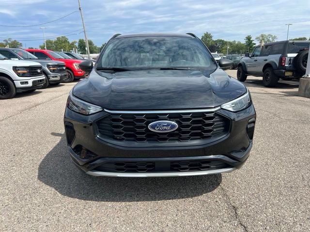 Certified 2024 Ford Escape ST-Line w/ Tech Pack #1 AWD/4WD image 2