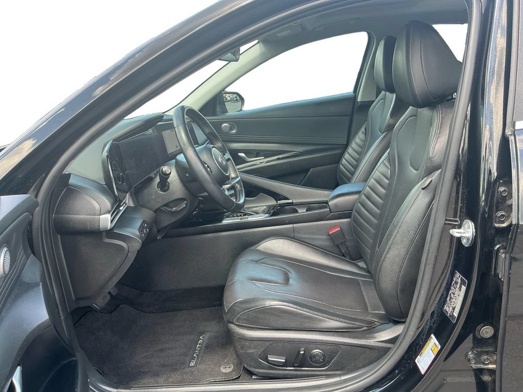 Used 2023 Hyundai Elantra Limited FWD image 14
