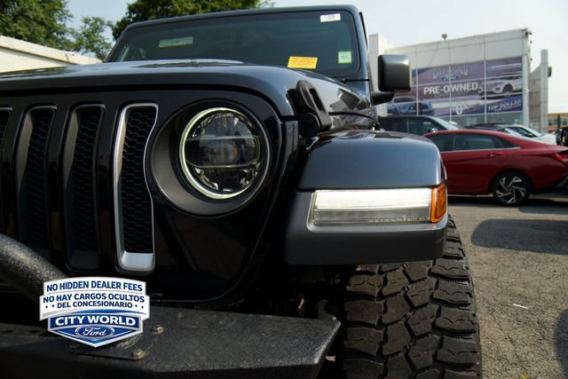 Used 2019 Jeep Wrangler Unlimited Sahara w/ Dual Top Group AWD/4WD image 8