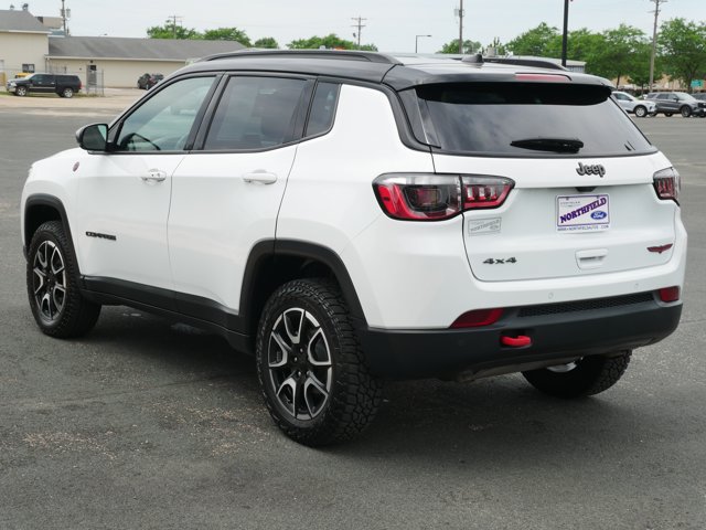 Used 2024 Jeep Compass Trailhawk AWD/4WD image 6