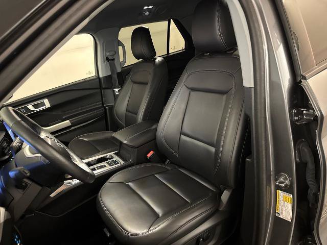 Certified 2023 Ford Explorer XLT w/ Equipment Group 202A RWD image 17