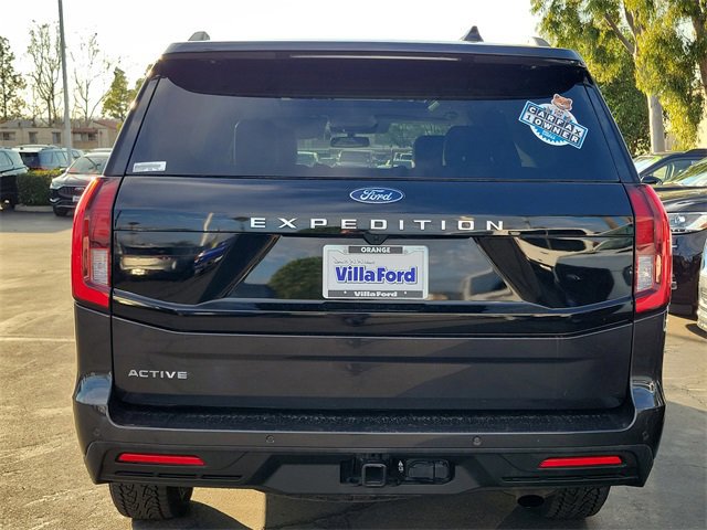 Certified 2025 Ford Expedition Active image 4