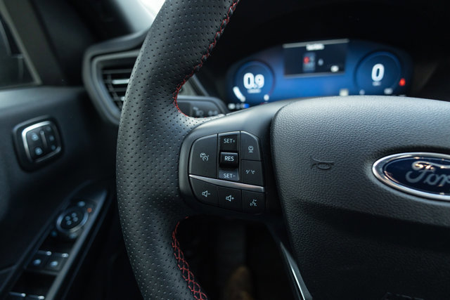 Certified 2025 Ford Escape ST-Line Elite w/ Premium Technology Package image 16