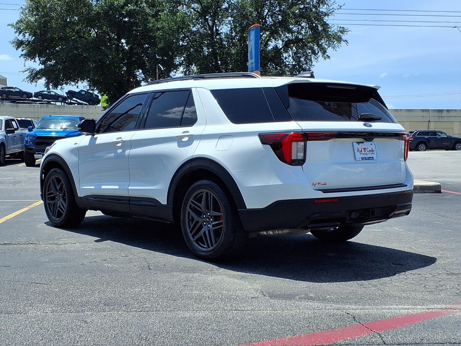 Certified 2025 Ford Explorer ST-Line w/ Premium Package RWD image 8