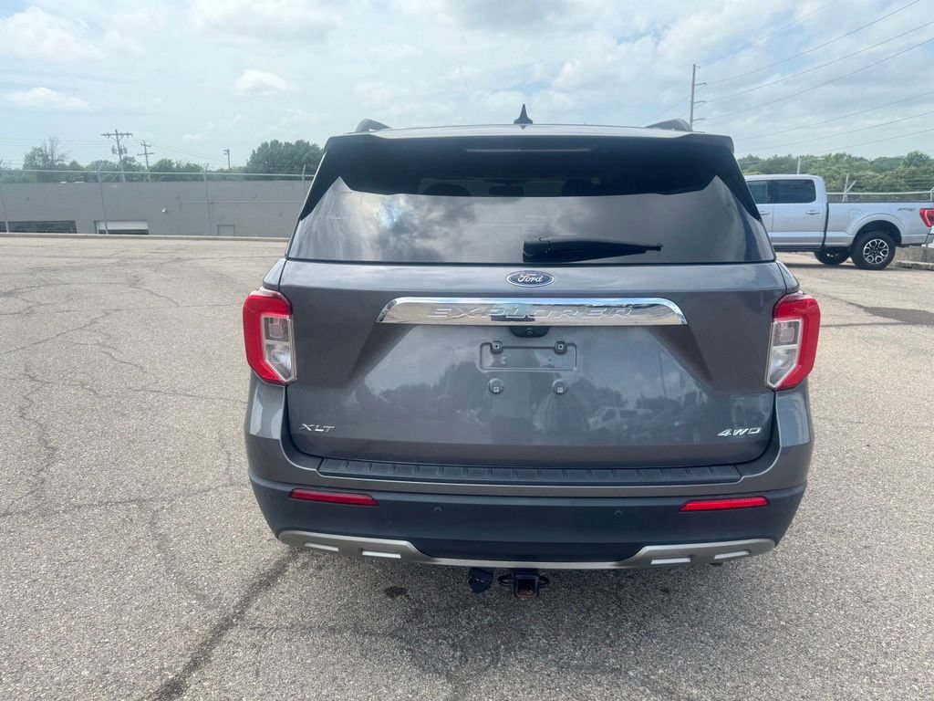 Certified 2022 Ford Explorer XLT w/ Equipment Group 202A AWD/4WD image 8