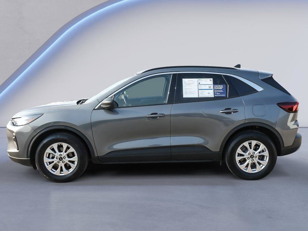 Certified 2023 Ford Escape Active w/ Tech Pack #1 AWD/4WD image 2
