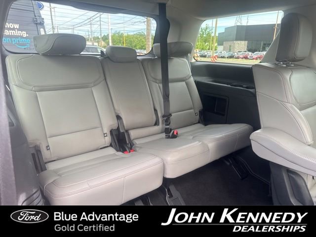 Certified 2025 Ford Expedition Active AWD/4WD image 38