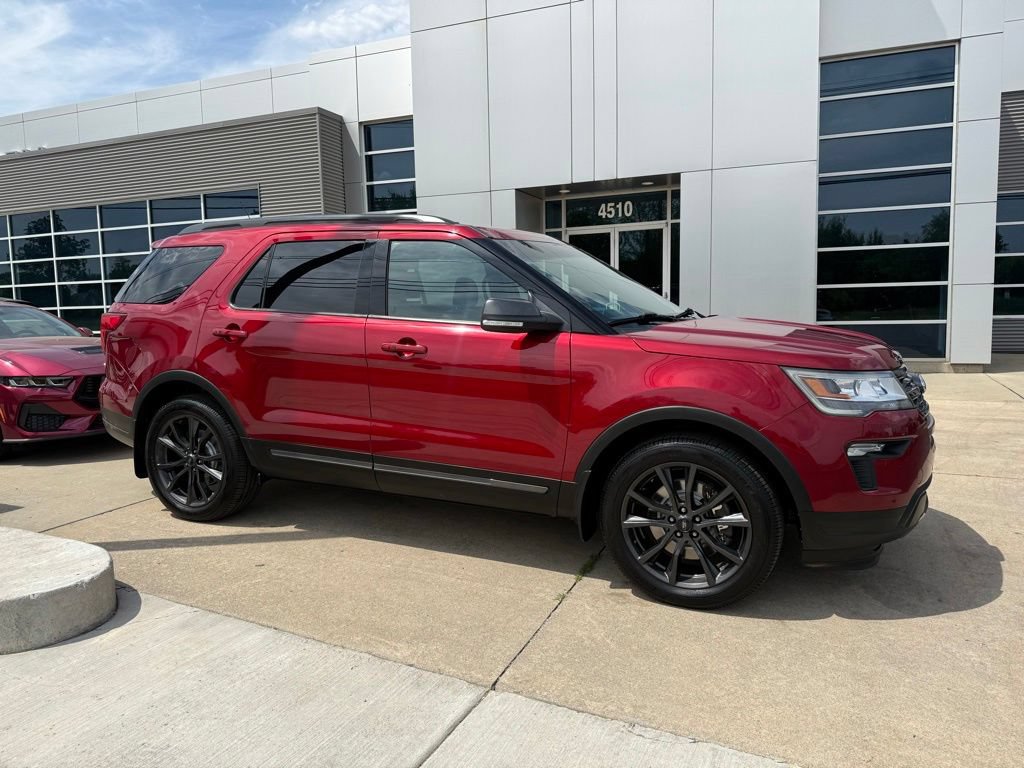 Certified 2018 Ford Explorer XLT w/ Equipment Group 202A AWD/4WD image 8