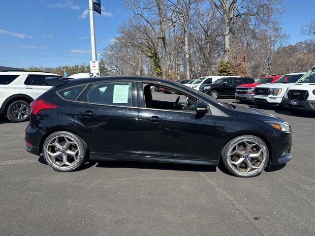 Certified 2017 Ford Focus ST FWD image 6