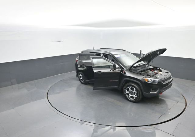 Used 2022 Jeep Compass Trailhawk w/ Trailhawk Convenience Group AWD/4WD image 40