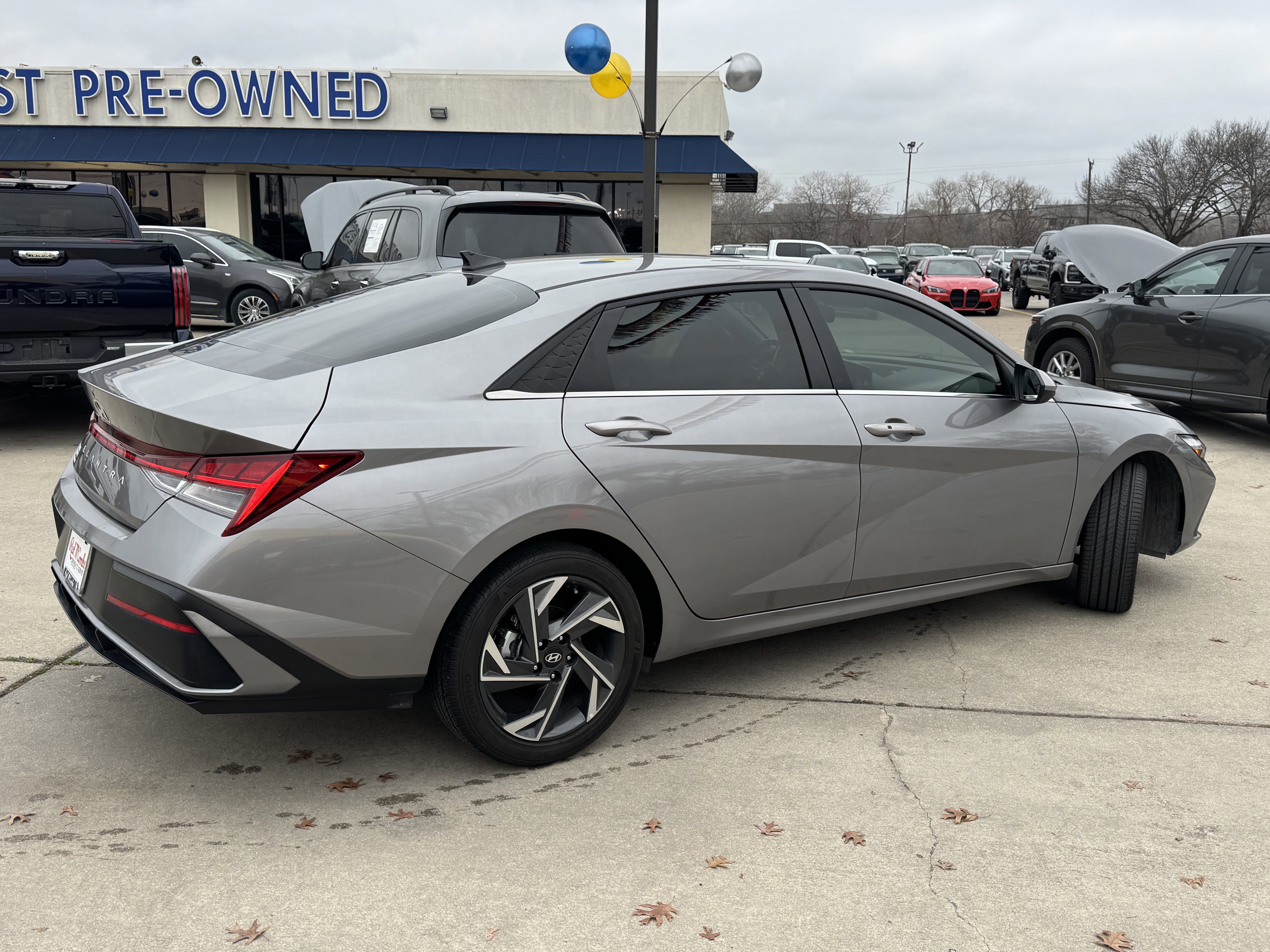Used 2024 Hyundai Elantra SEL w/ Convenience Package image 4