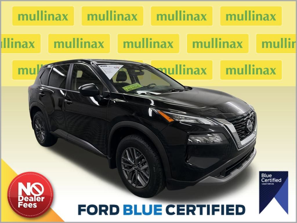 Used 2023 Nissan Rogue S image 1