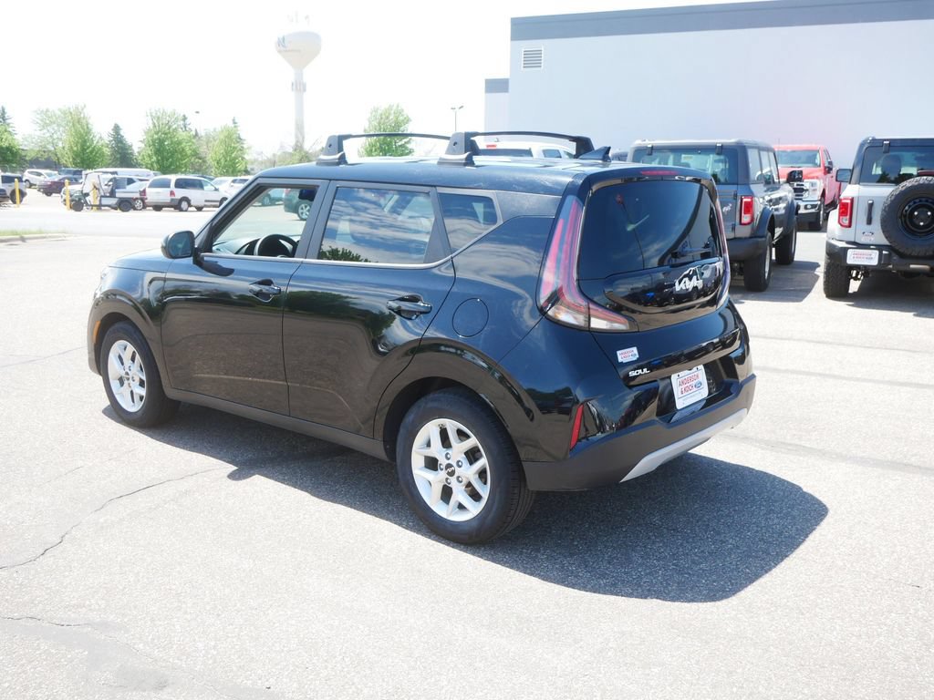 Used 2023 Kia Soul S FWD image 8