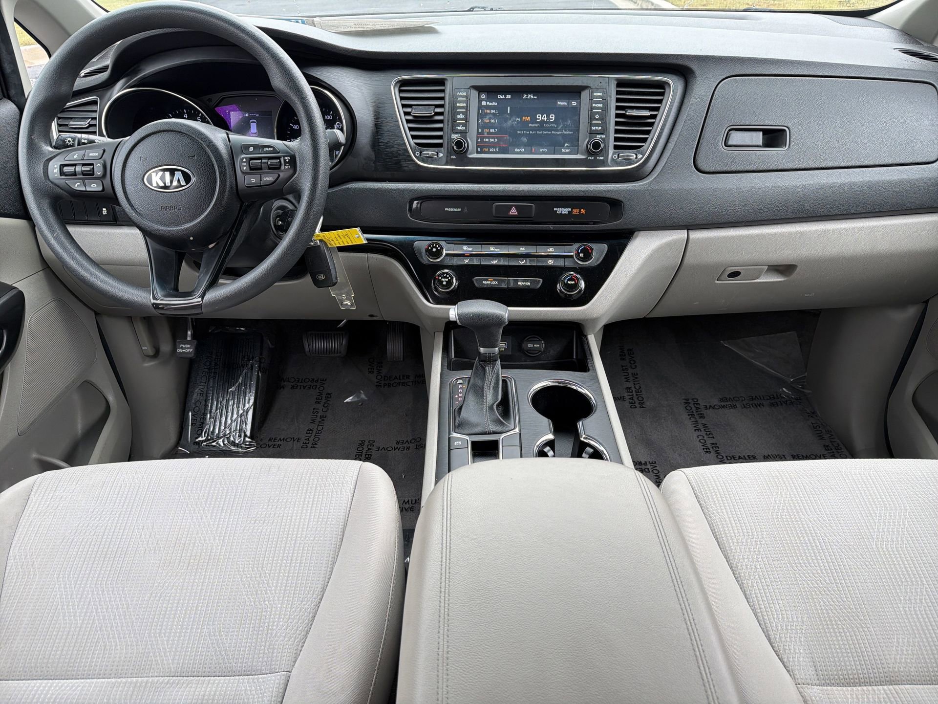 Used 2021 Kia Sedona LX image 9
