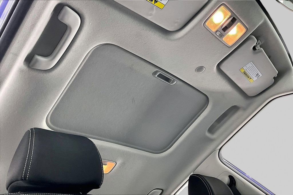 Used 2022 Hyundai Venue SEL FWD image 22