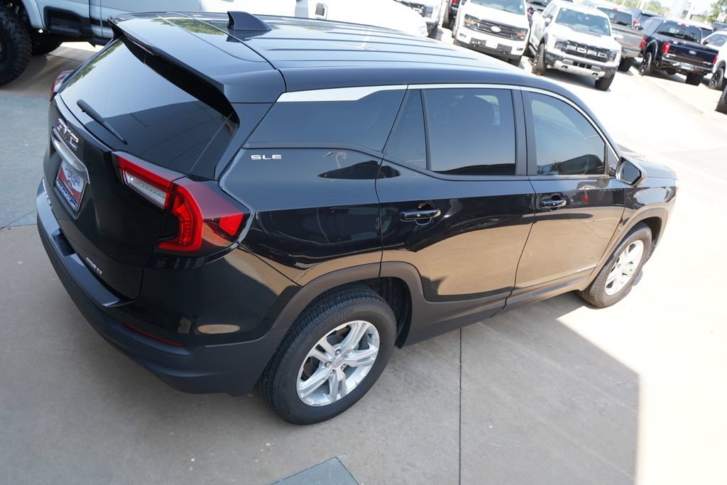 Used 2024 GMC Terrain SLE AWD/4WD image 15