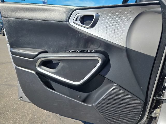 Used 2022 Kia Soul LX w/ Technology Package FWD image 11