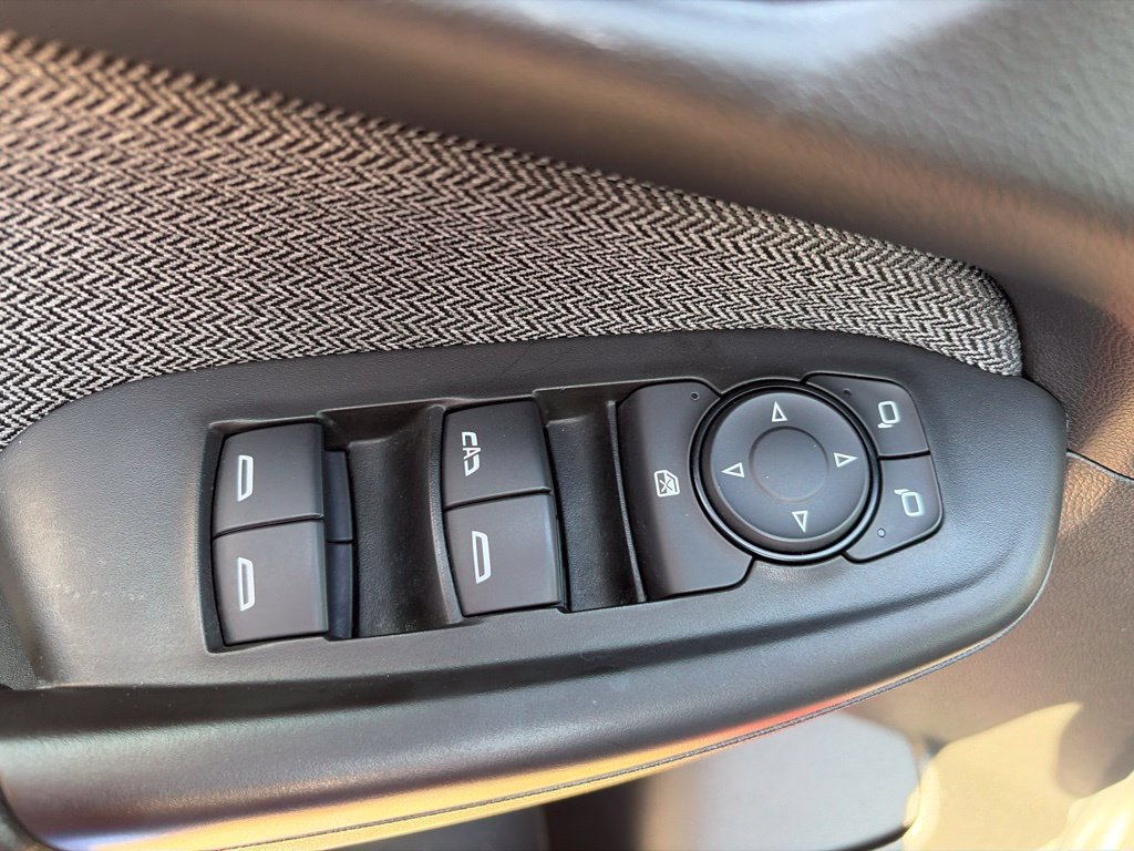 Used 2025 Chevrolet TrailBlazer LT AWD/4WD image 23