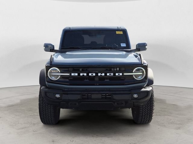 Certified 2025 Ford Bronco Outer Banks w/ Sasquatch Package AWD/4WD image 2