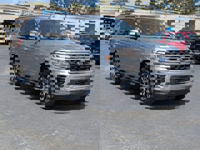 Certified 2023 Ford Expedition XLT image 7